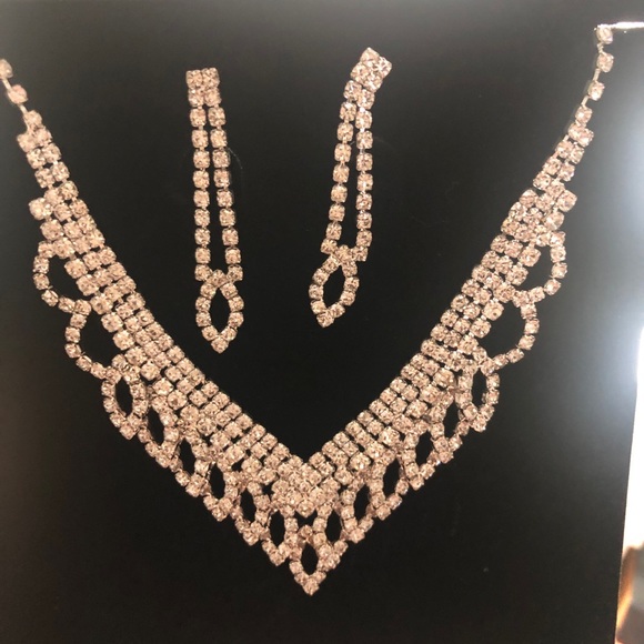 Earrings and Necklace set - Picture 1 of 2